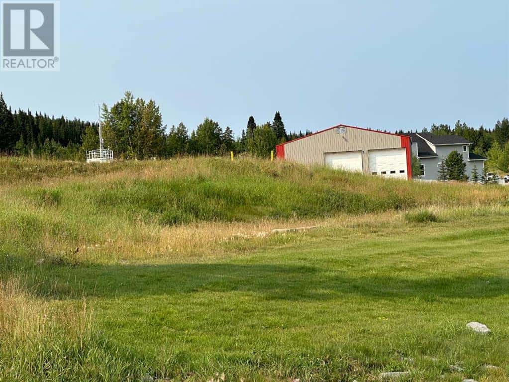 140 Centre Street — Nordegg, Alberta - Photo 3 of 35