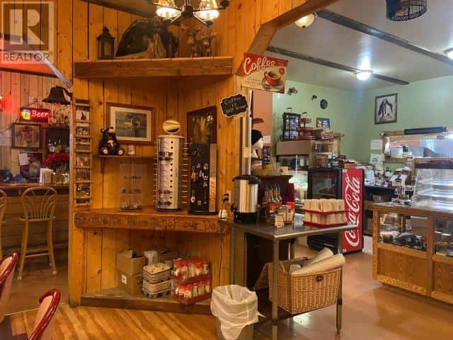 121949 ALASKA HIGHWAY — Beaver Creek, Yukon - Photo 5 of 28