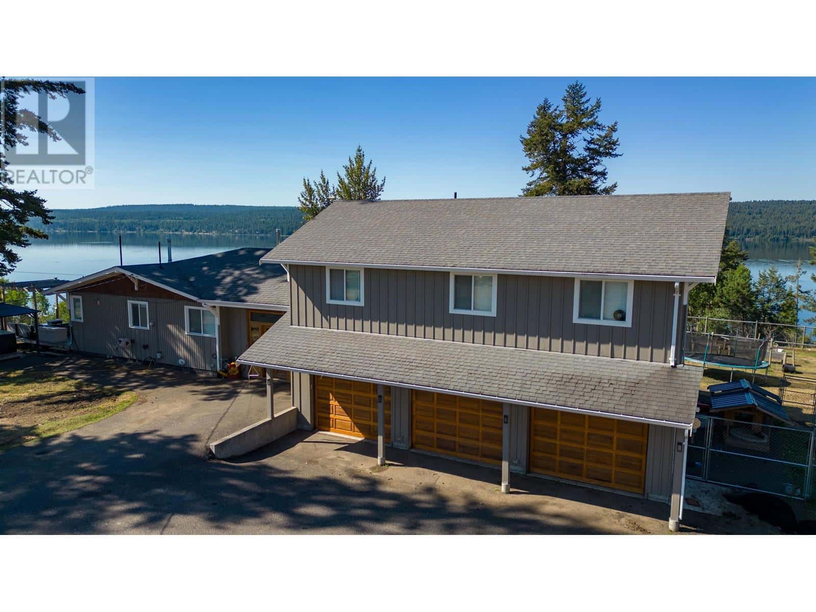 3920 TROUT DRIVE — Lac La Hache, British Columbia - Photo 2 of 40