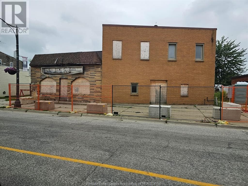24 ERIE STREET North — Wheatley, Ontario - Main photo