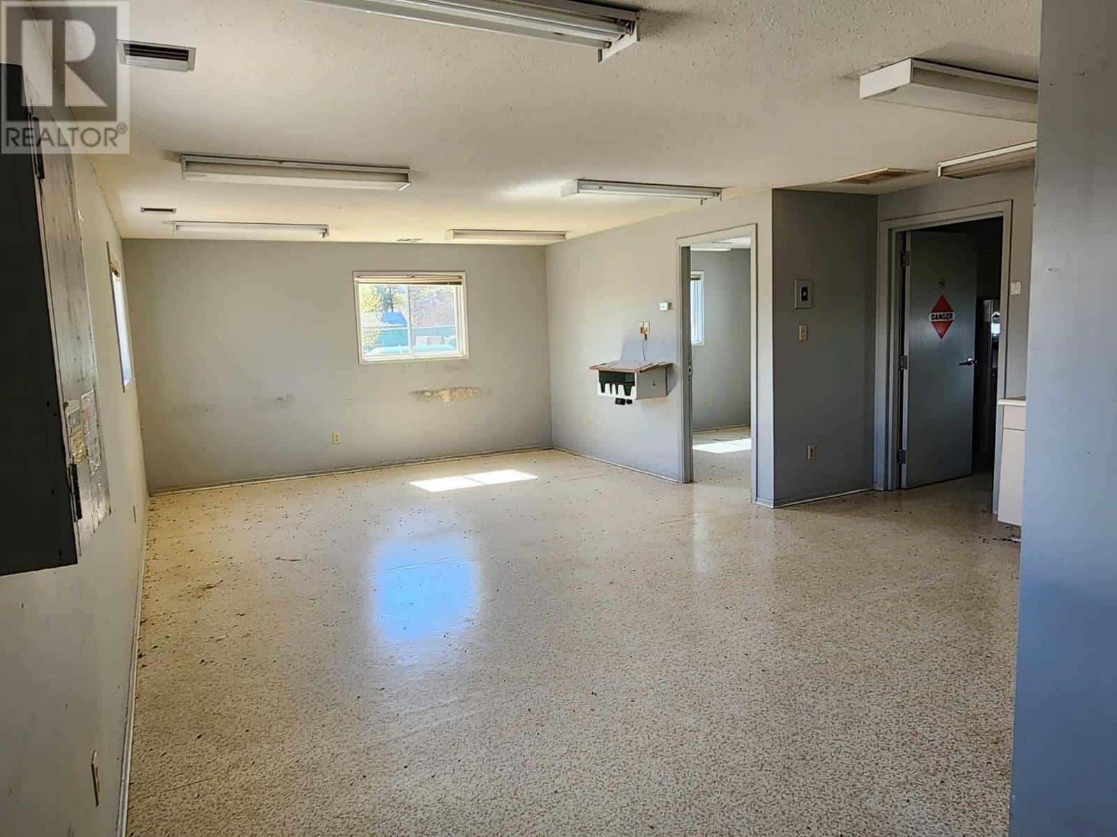 4063 Express Point Crescent — Scotch Creek, British Columbia - Photo 2 of 27