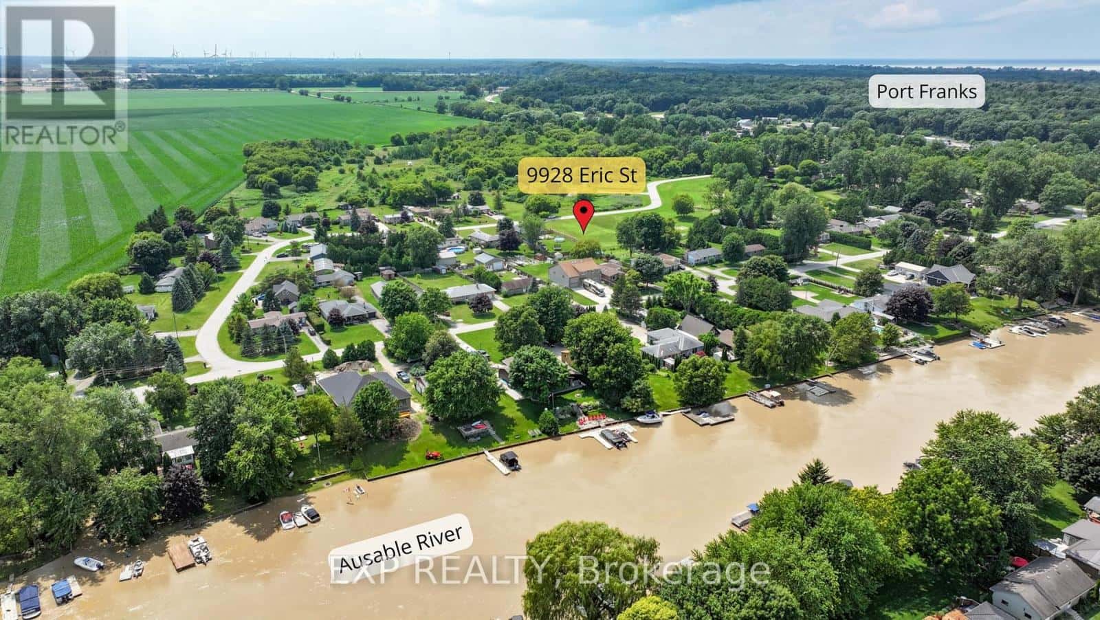 9928 ERIC STREET — Lambton Shores, Ontario - Photo 3 of 11