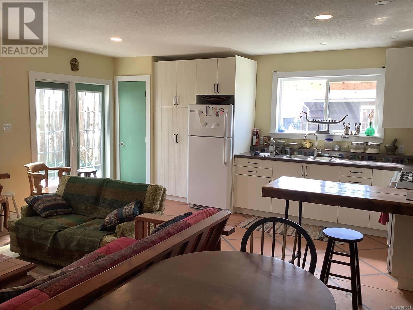 185 1st St — Sointula, British Columbia - Photo 5 of 13