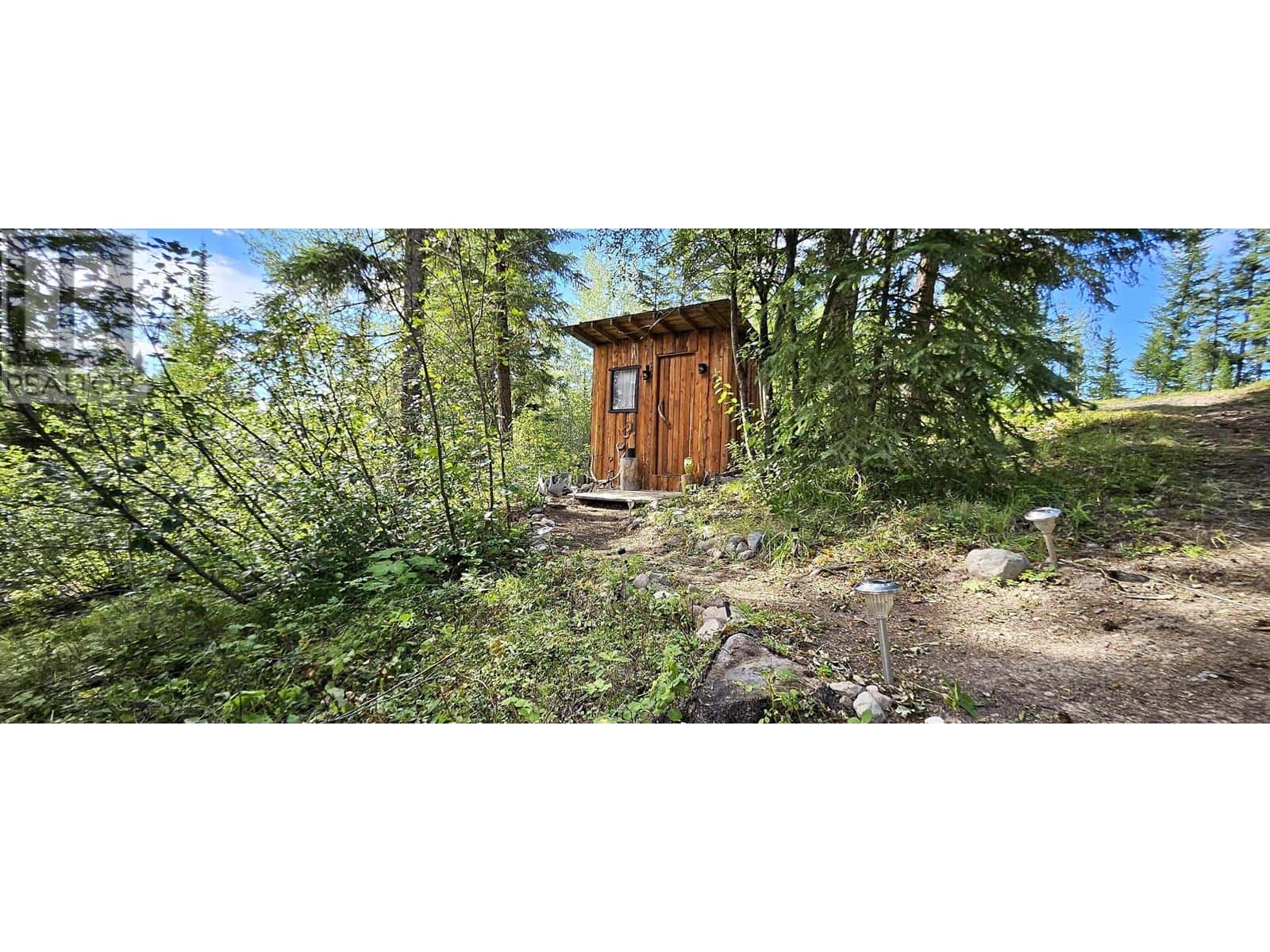 49490 LLOYD DRIVE — Vanderhoof, British Columbia - Photo 3 of 24