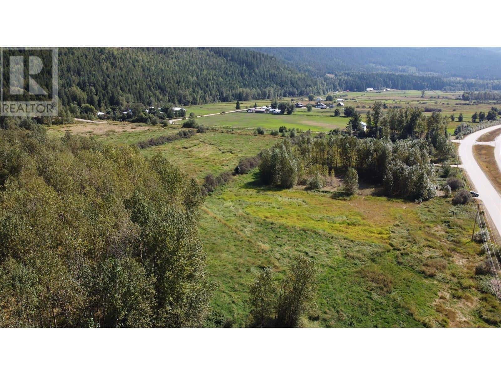 Lot 2 Oxbow Frontage Road — Malakwa, British Columbia - Photo 2 of 23
