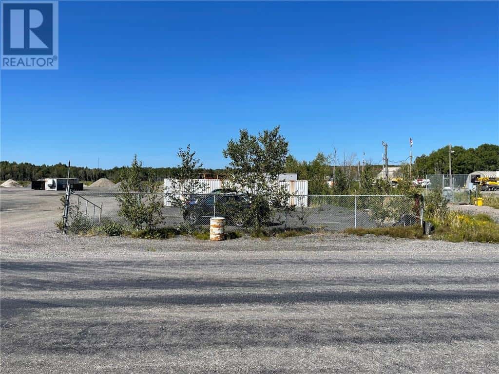 146 Fielding Road — Lively, Ontario - Photo 4 of 23