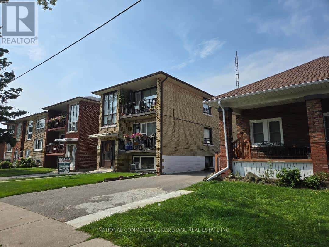 8A NINETEENTH STREET — Toronto (New Toronto), Ontario - Photo 5 of 6