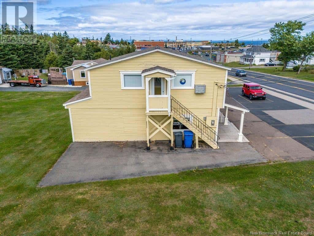 20 Rue Du Portage — Caraquet, New Brunswick - Photo 5 of 19