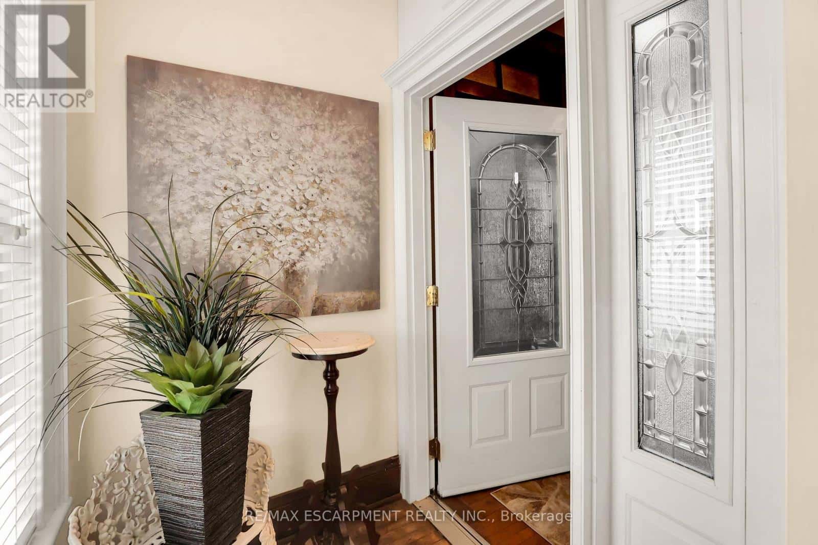 24 CROSS STREET — Welland (Welland Downtown), Ontario - Photo 4 of 40