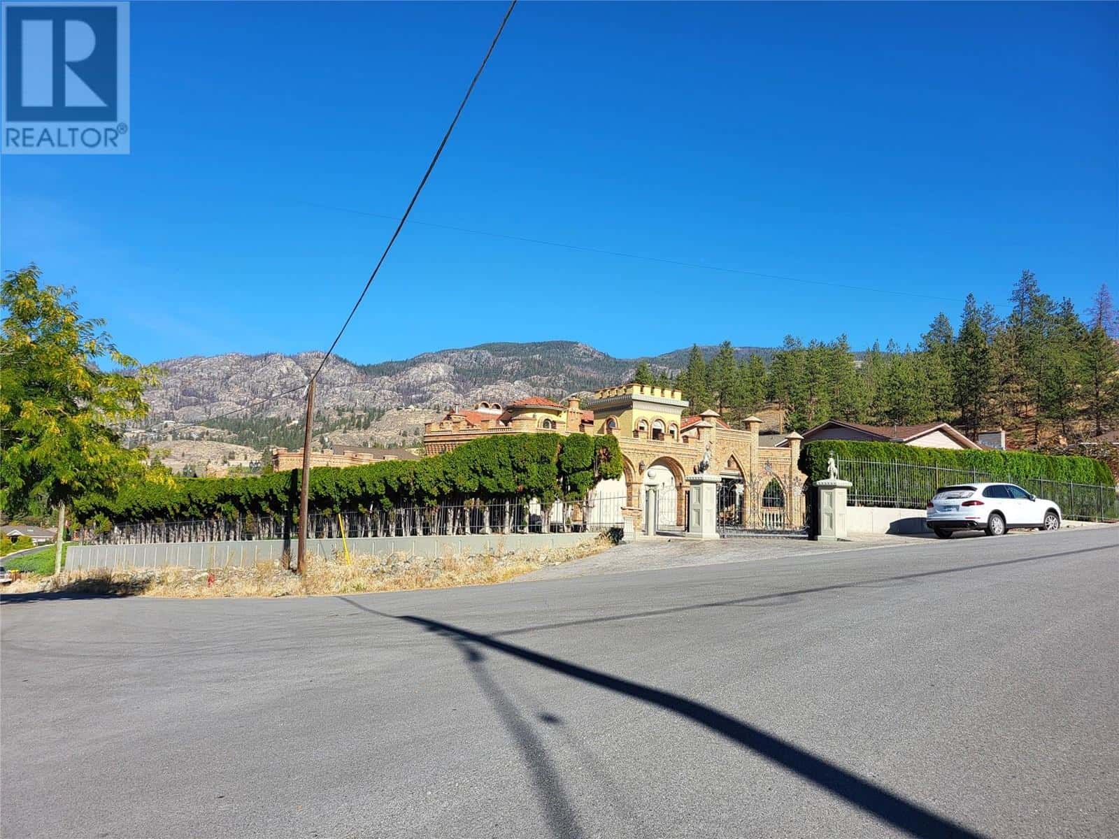 327 Carmel Crescent — Okanagan Falls, British Columbia - Photo 2 of 90