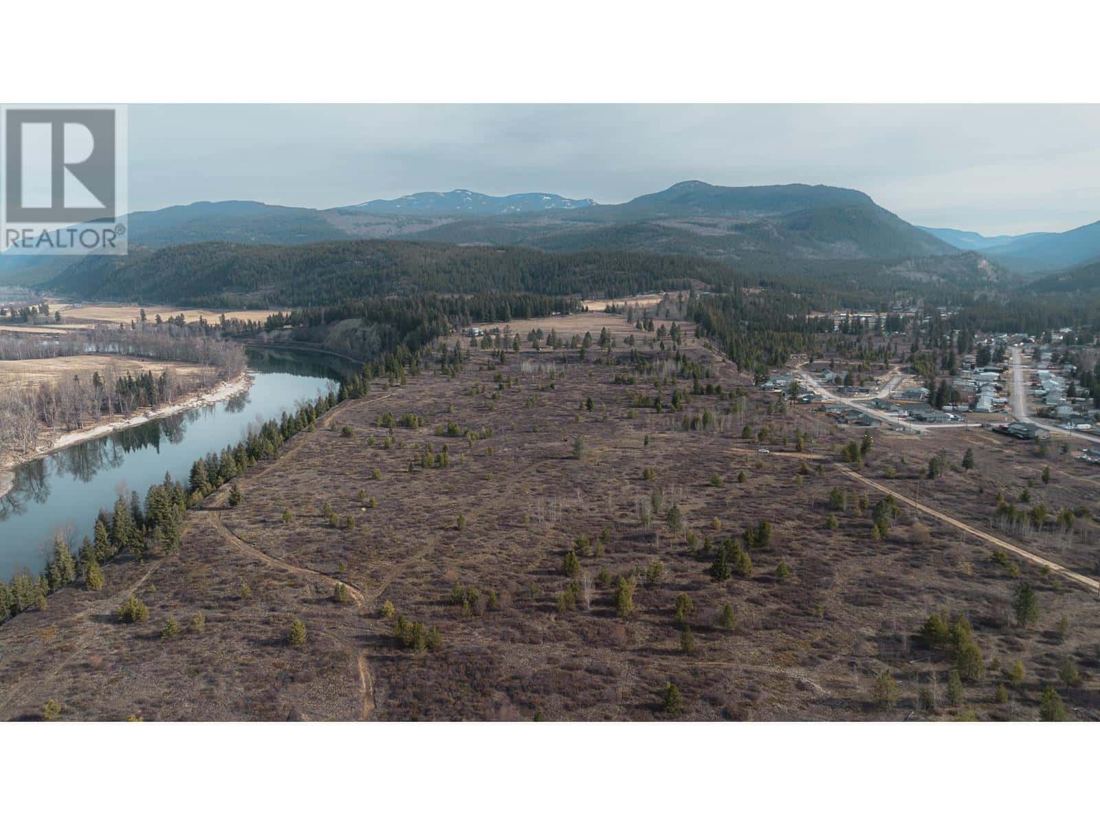 5088 BARRIERE TOWN Road — Barriere, British Columbia - Photo 3 of 17