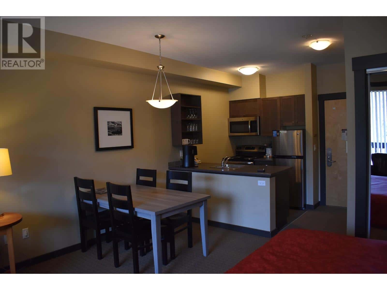 2064 SUMMIT Drive Unit# 110 — Panorama, British Columbia - Photo 5 of 6