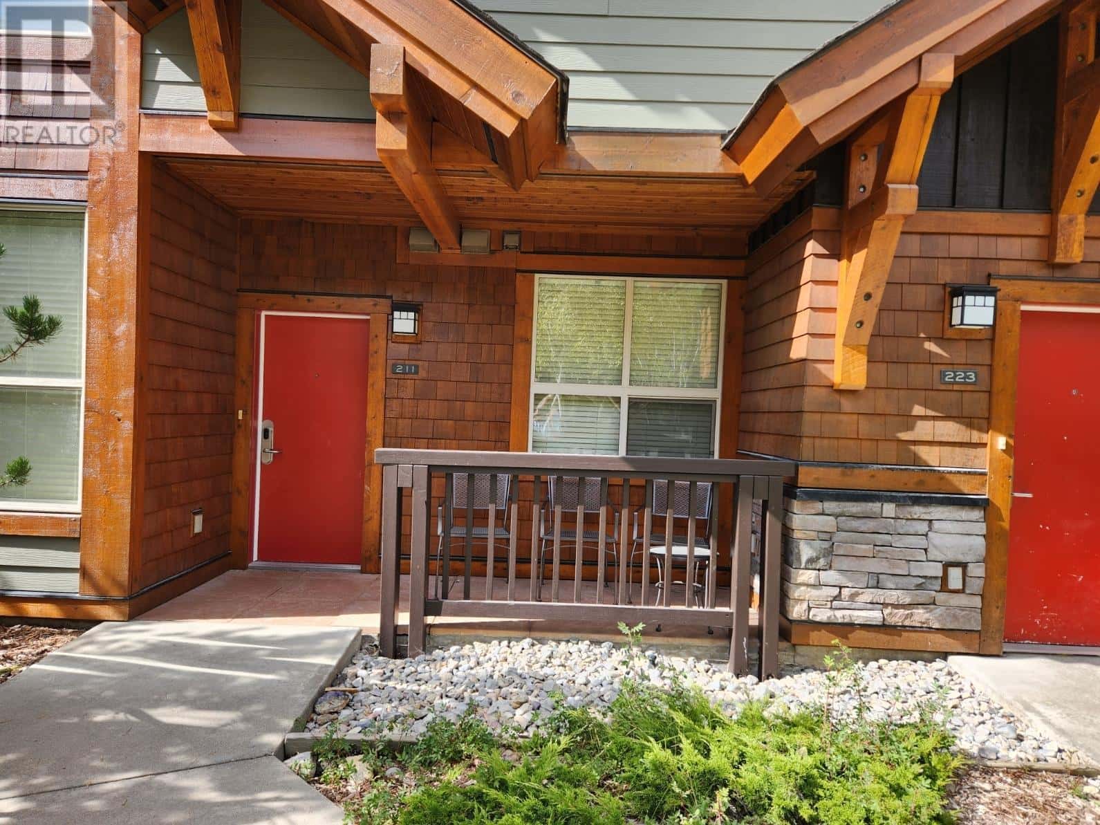 2049 SUMMIT Drive Unit# 211A — Panorama, British Columbia - Photo 2 of 18