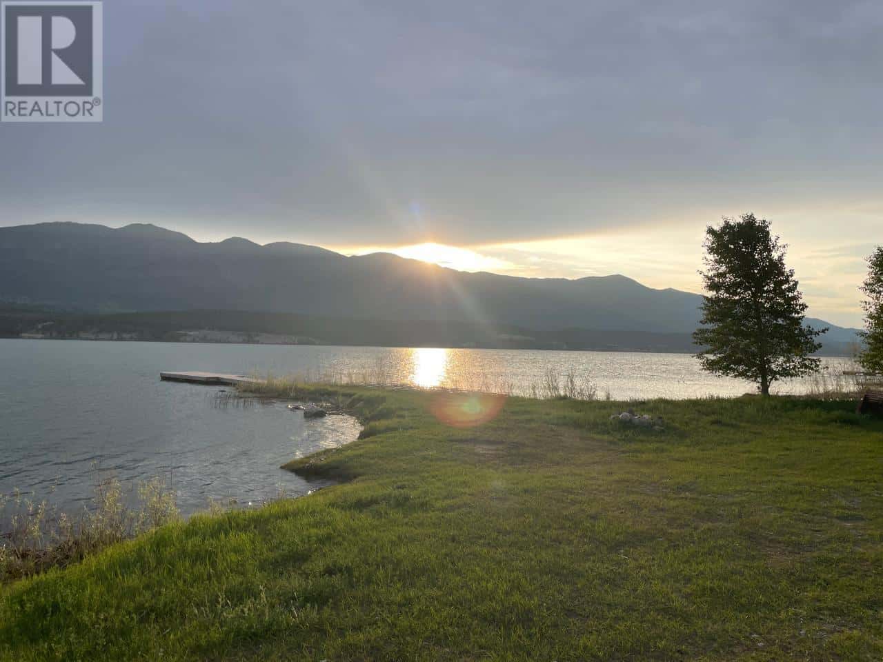 8695 COTTAGE Lane — Canal Flats, British Columbia - Photo 3 of 31