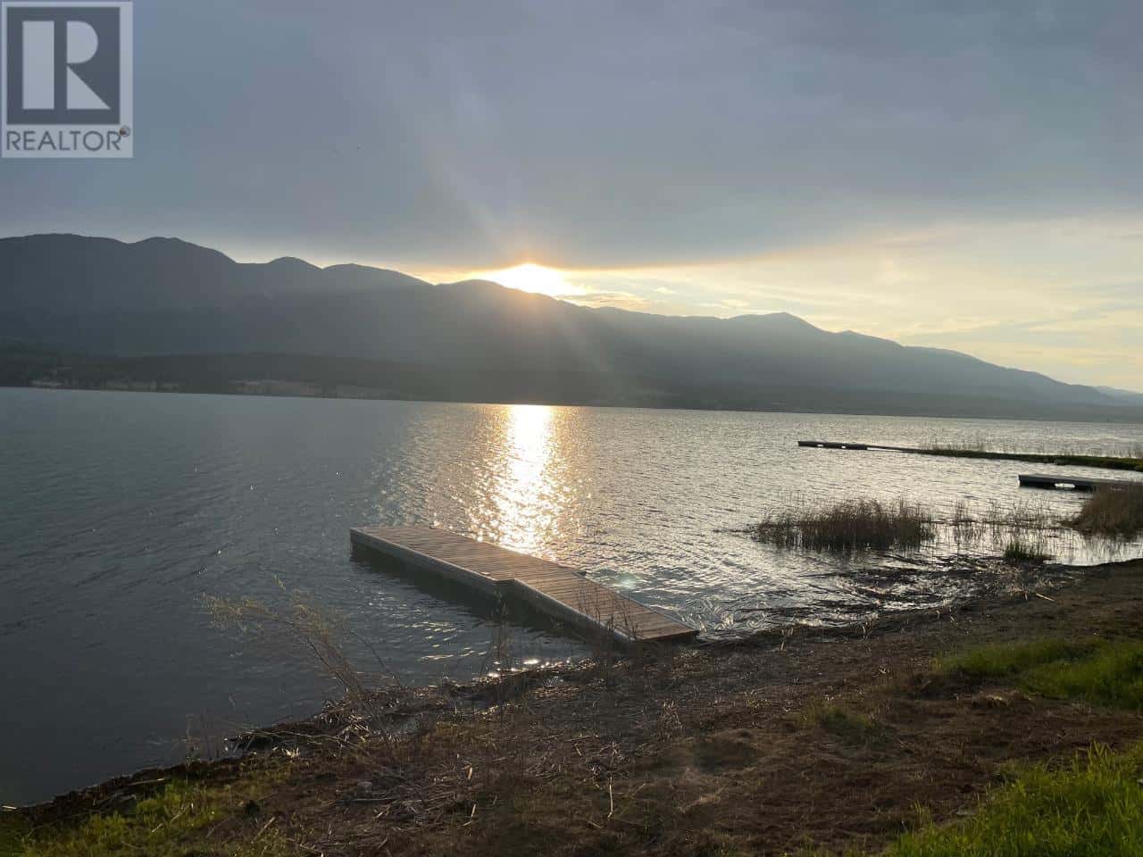 8695 COTTAGE Lane — Canal Flats, British Columbia - Photo 4 of 31