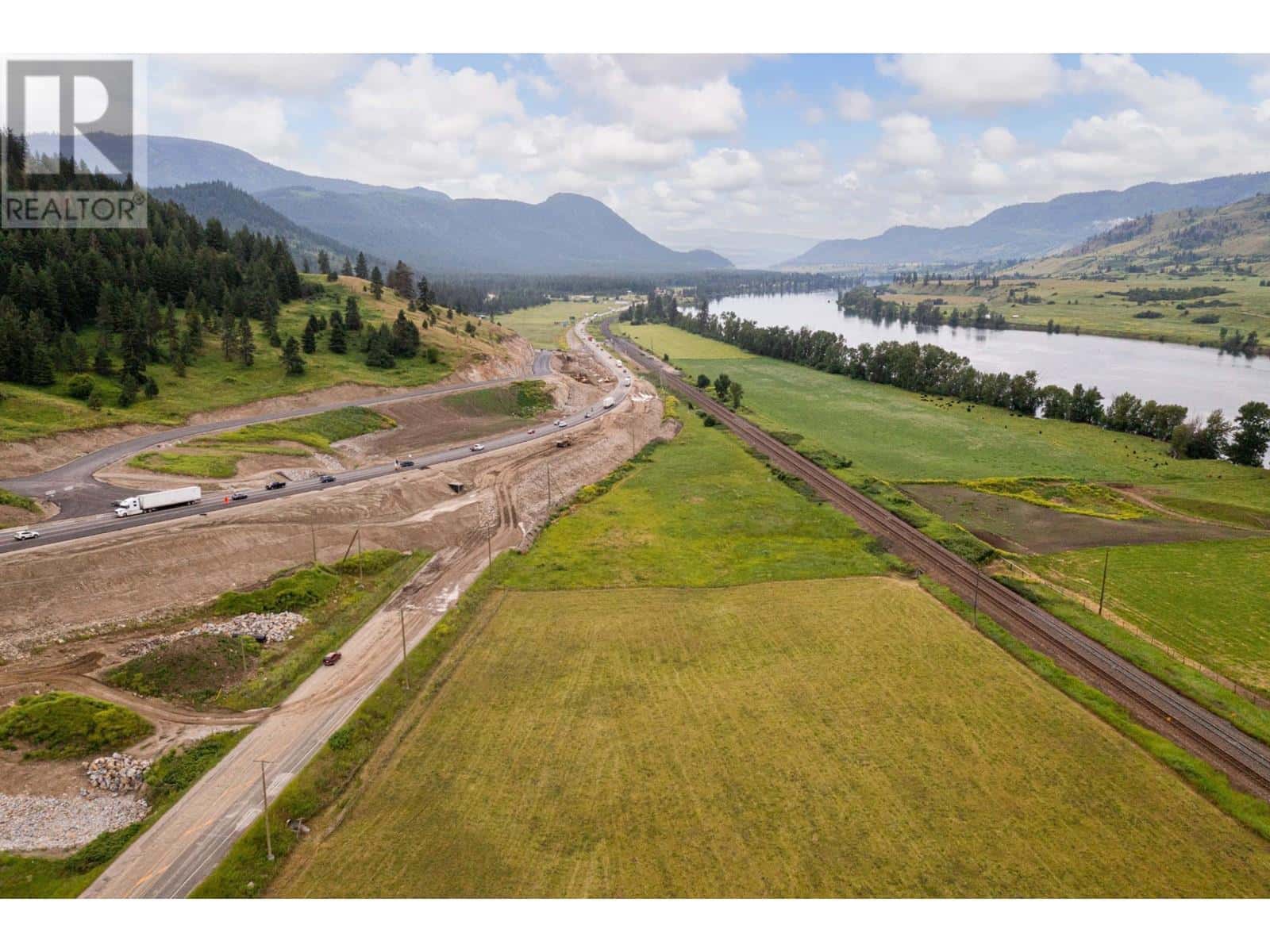 6189 TRANS CANADA Highway — Chase, British Columbia - Photo 4 of 14