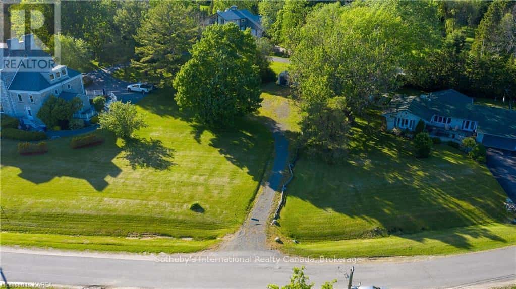 4 STARR PLACE — Kingston (Kingston East (Incl CFB Kingston)), Ontario - Photo 2 of 12