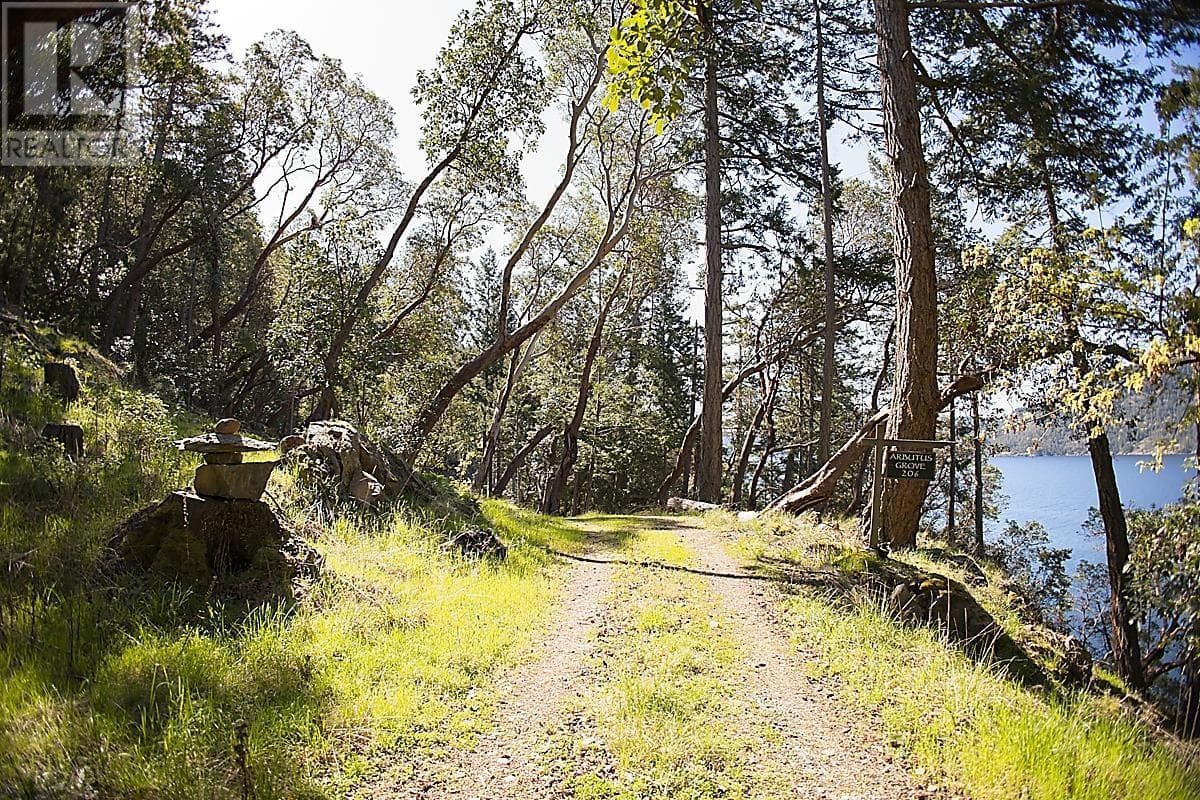206 NARROWS WEST ROAD — Salt Spring Island, British Columbia - Main photo
