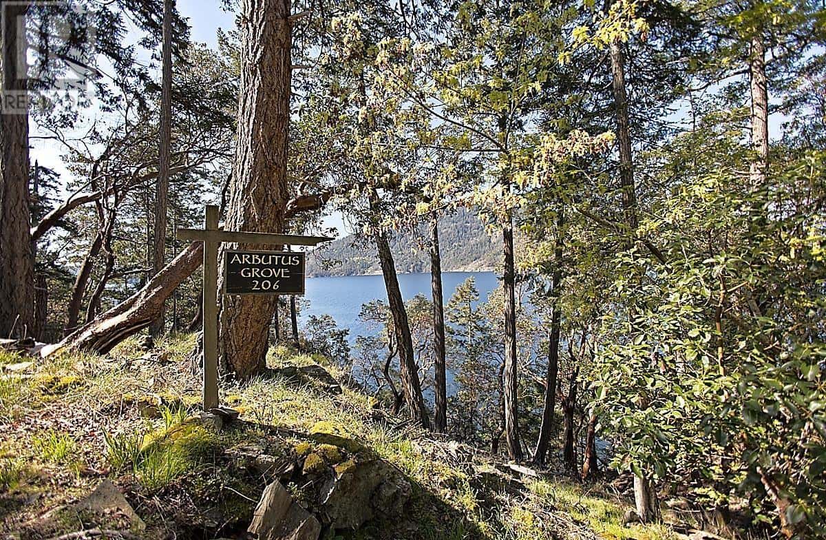 206 NARROWS WEST ROAD — Salt Spring Island, British Columbia - Photo 2 of 28