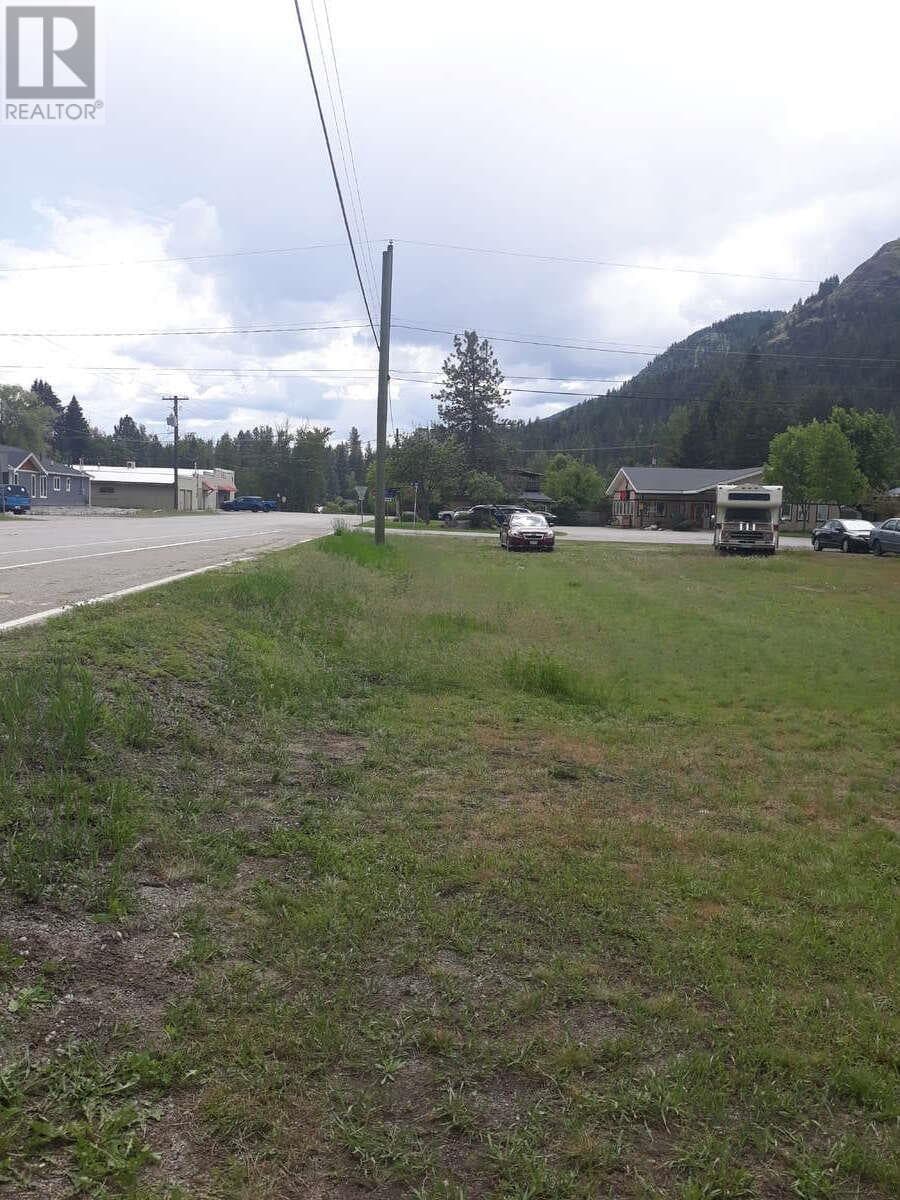 607 6 Avenue — Midway, British Columbia - Main photo