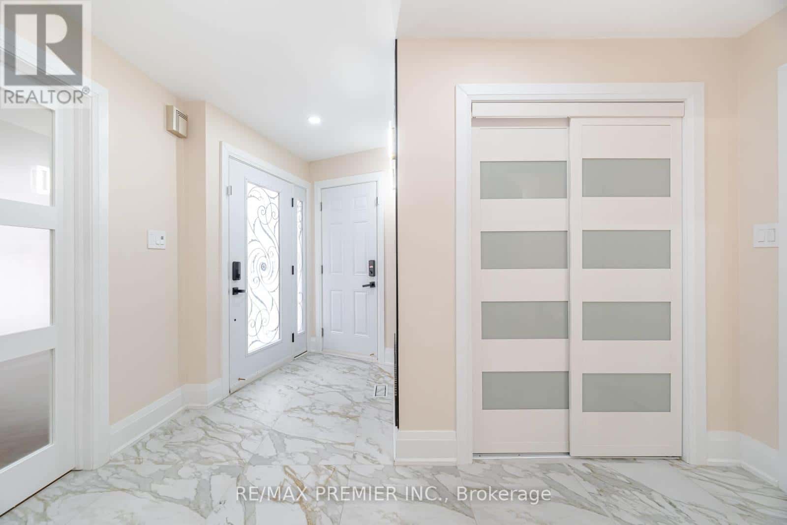 495 FAIRVIEW ROAD W — Mississauga (Fairview), Ontario - Photo 5 of 40