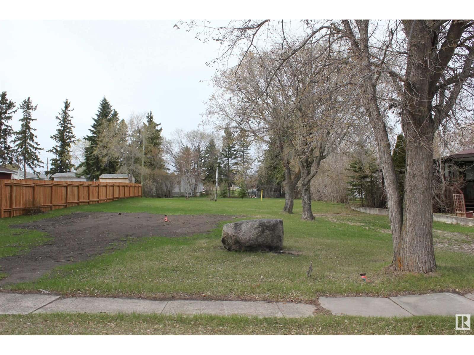 5330 49 AV — Elk Point, Alberta - Photo 2 of 2