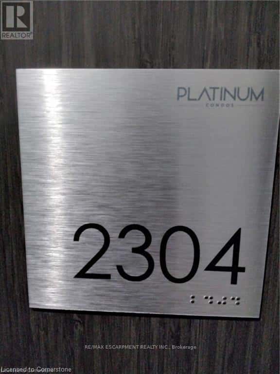 2304 - 15 QUEEN STREET S — Hamilton (Central), Ontario - Photo 2 of 32