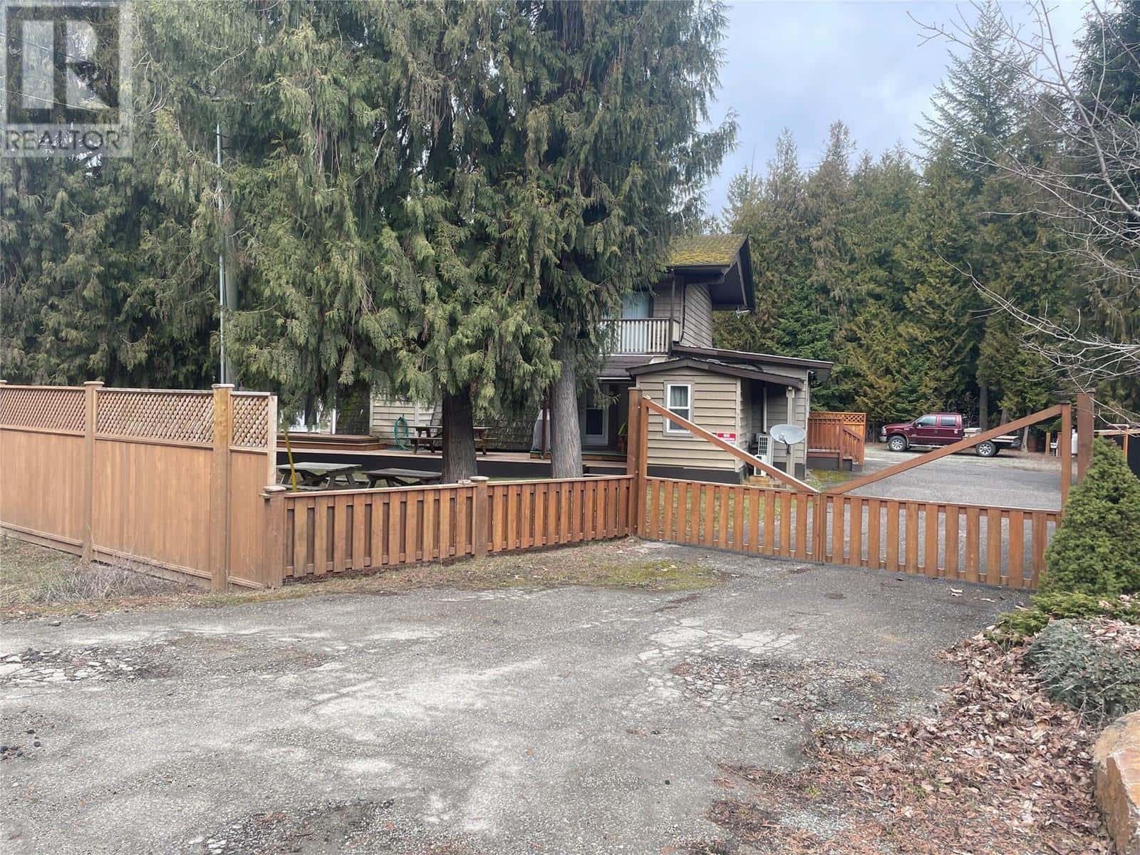 4025 Squilax-Anglemont Road — Scotch Creek, British Columbia - Photo 3 of 52