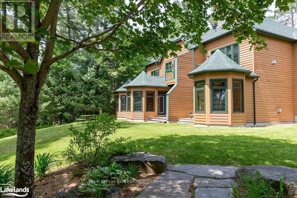 8 FXD W - 1111 DWIGHT BEACH ROAD — Lake of Bays (Franklin), Ontario - Photo 3 of 74