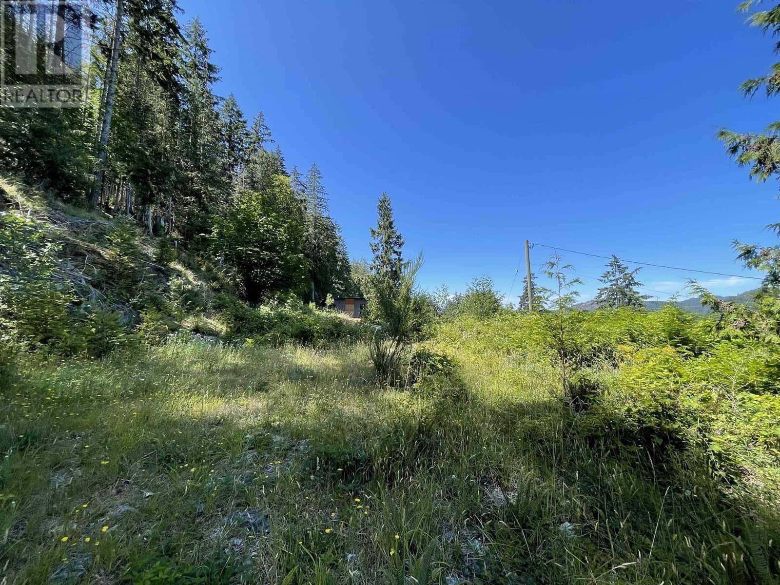 5232 CECIL HILL ROAD — Madeira Park, British Columbia - Photo 3 of 11