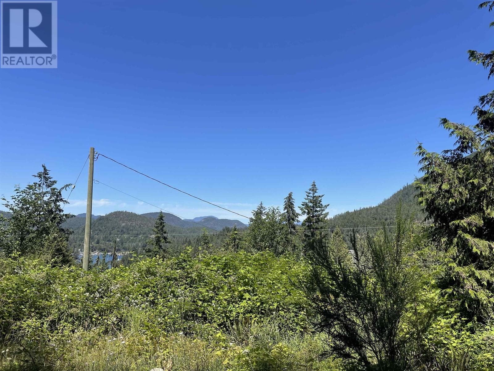 5232 CECIL HILL ROAD — Madeira Park, British Columbia - Main photo