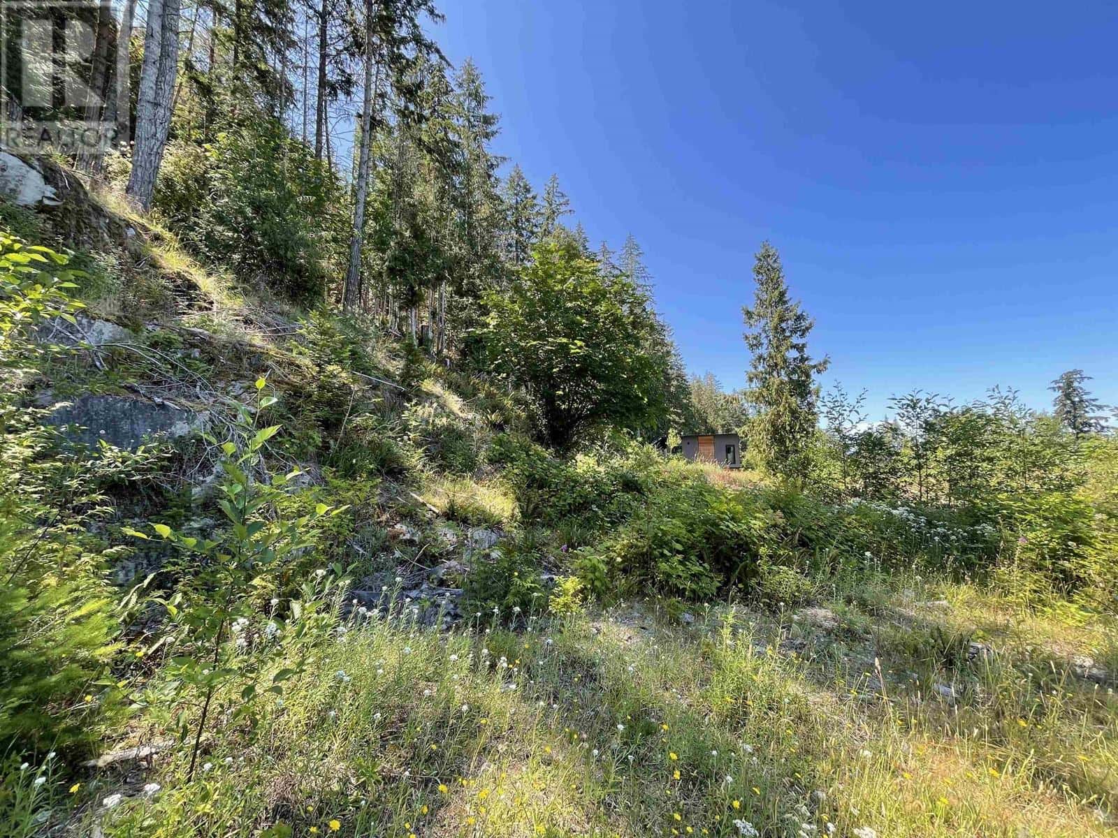 5232 CECIL HILL ROAD — Madeira Park, British Columbia - Photo 4 of 11