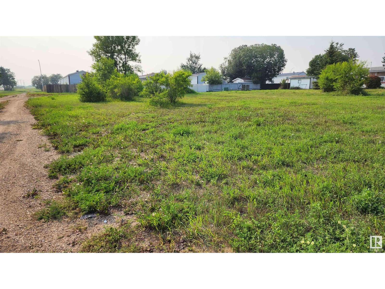 5002 55 ST — Elk Point, Alberta - Photo 4 of 5