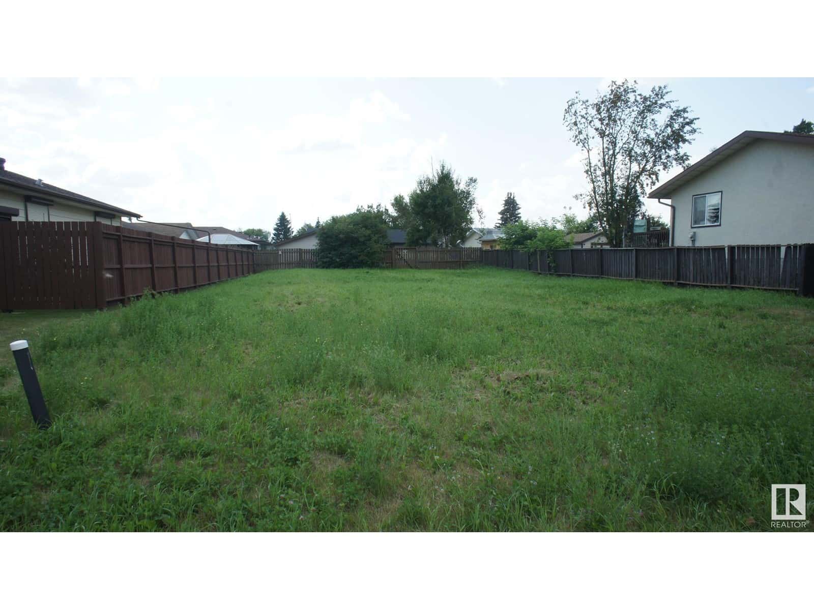 4605 54 AV — Bruderheim, Alberta - Photo 4 of 4