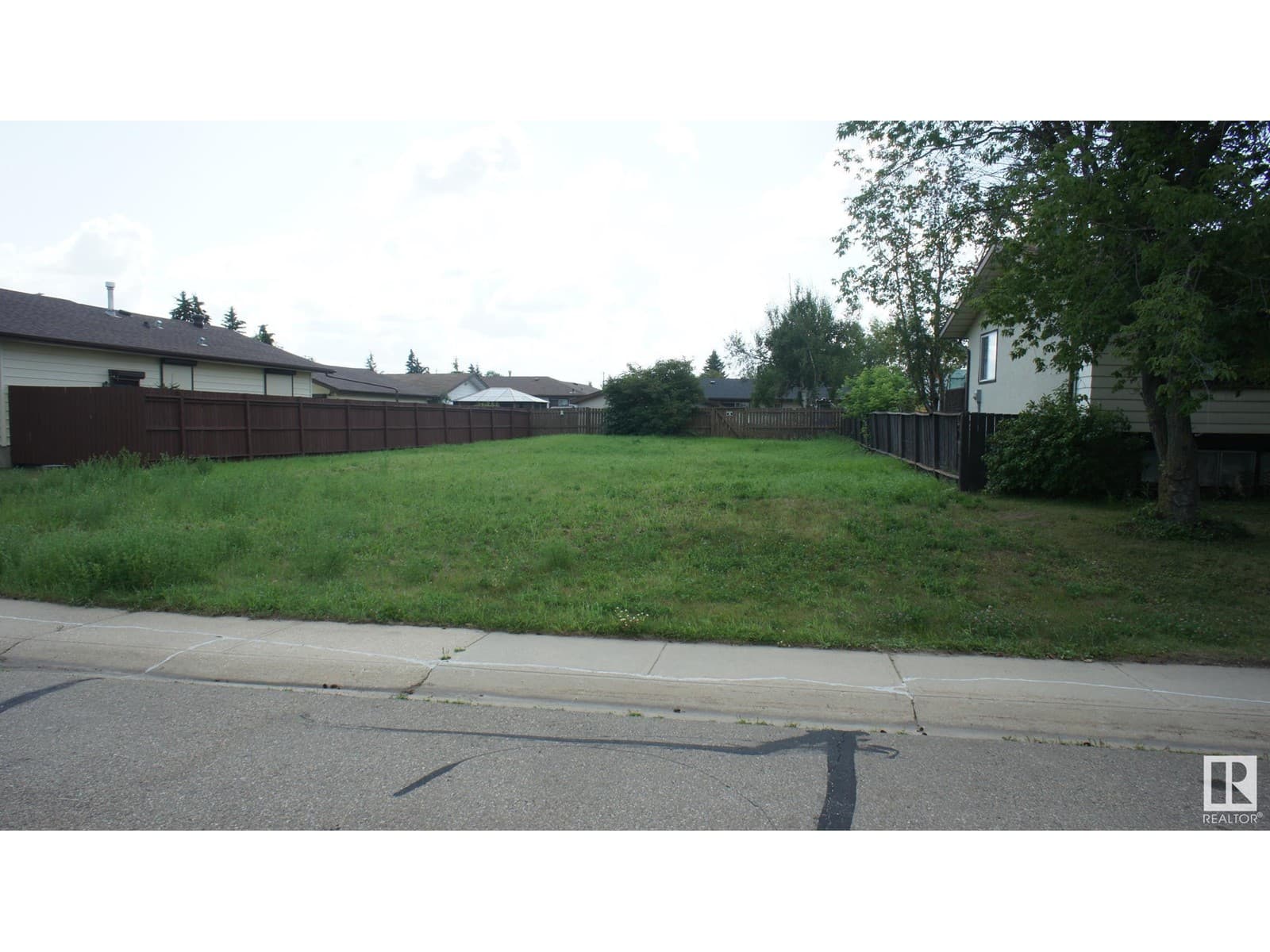 4605 54 AV — Bruderheim, Alberta - Main photo