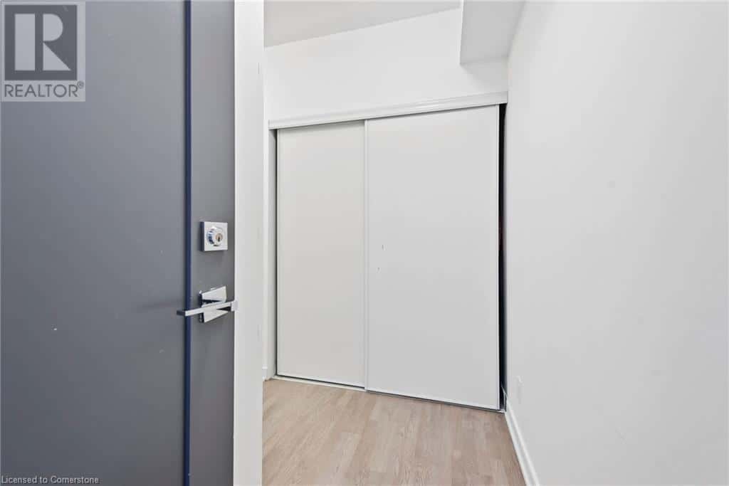 57 ST JOSEPH Street Unit# 206 — Toronto, Ontario - Photo 3 of 32