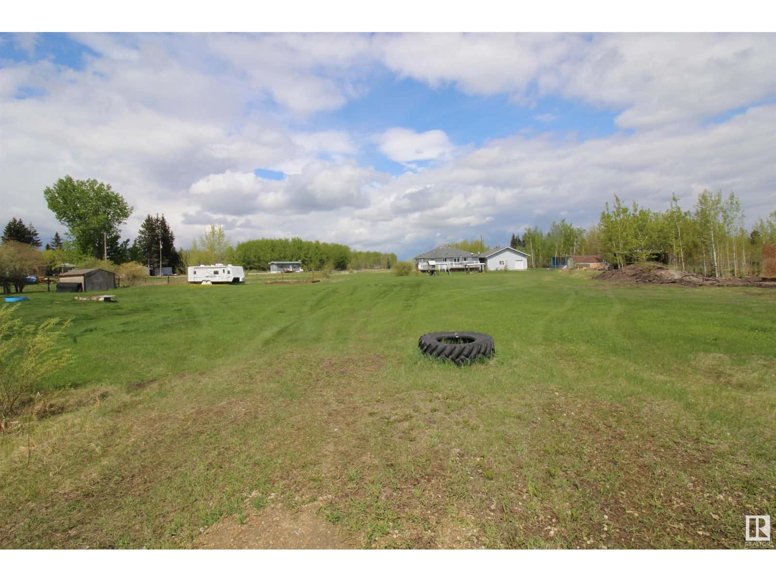 204 57328 Range Road 30 — Rural Barrhead County, Alberta - Photo 3 of 7