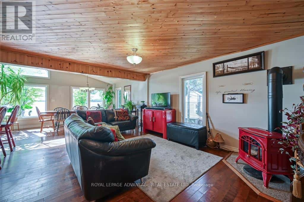 111 RIDEAU STREET — Drummond/North Elmsley, Ontario - Photo 4 of 30