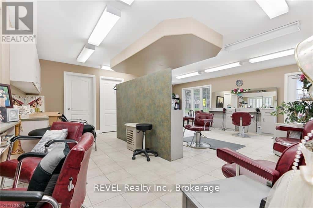 407 VINE STREET — St. Catharines (Vine/Linwell), Ontario - Photo 5 of 18