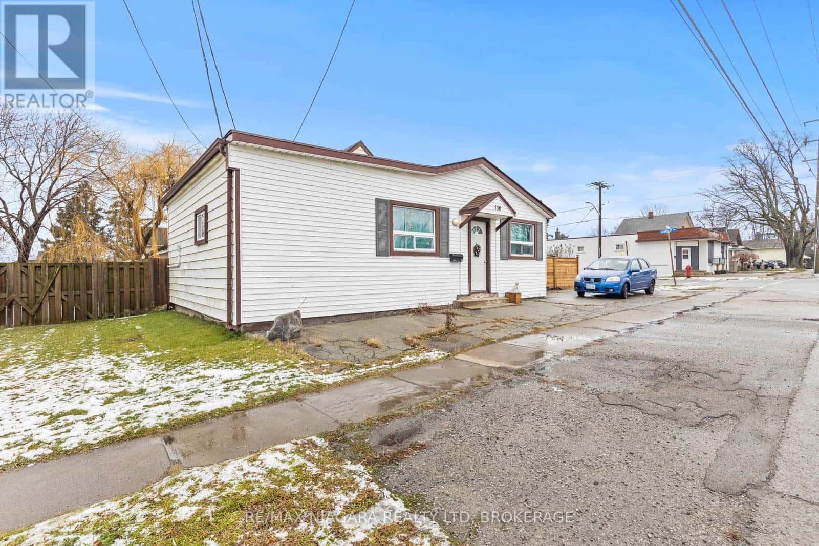 130 KILLALY STREET E — Port Colborne (Killaly East), Ontario - Photo 5 of 38