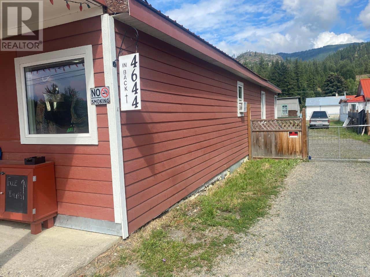 4646 BARRIERE TOWN Road — Barriere, British Columbia - Photo 4 of 21