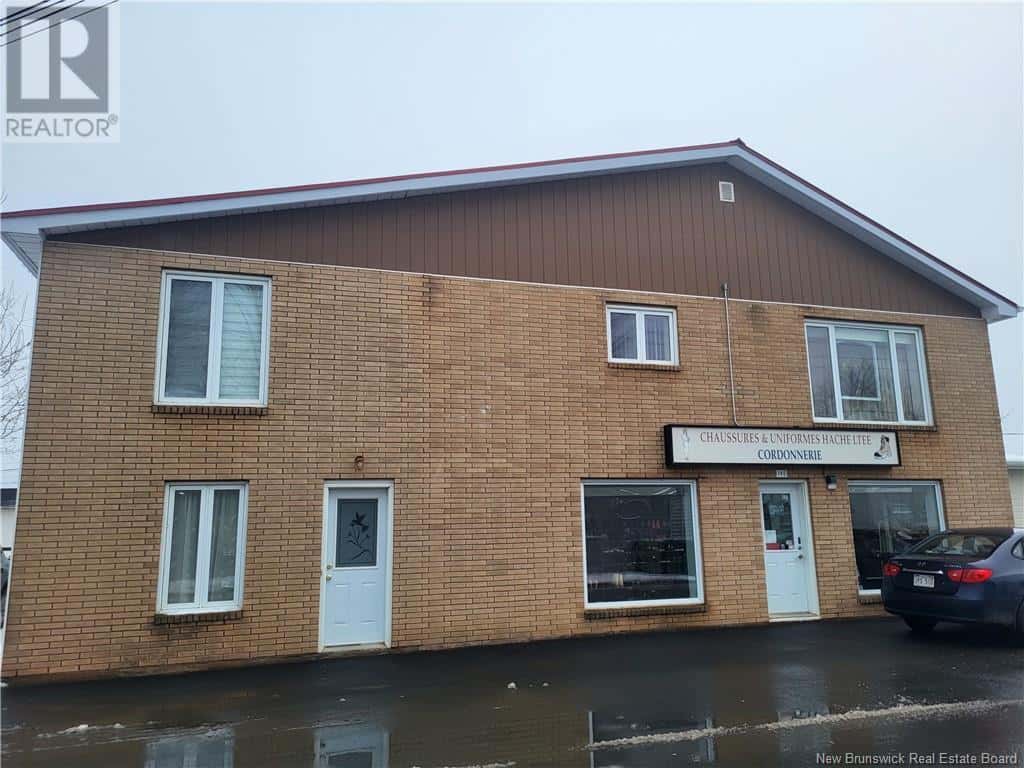 140 10 Eme Street — Shippagan, New Brunswick - Photo 3 of 5