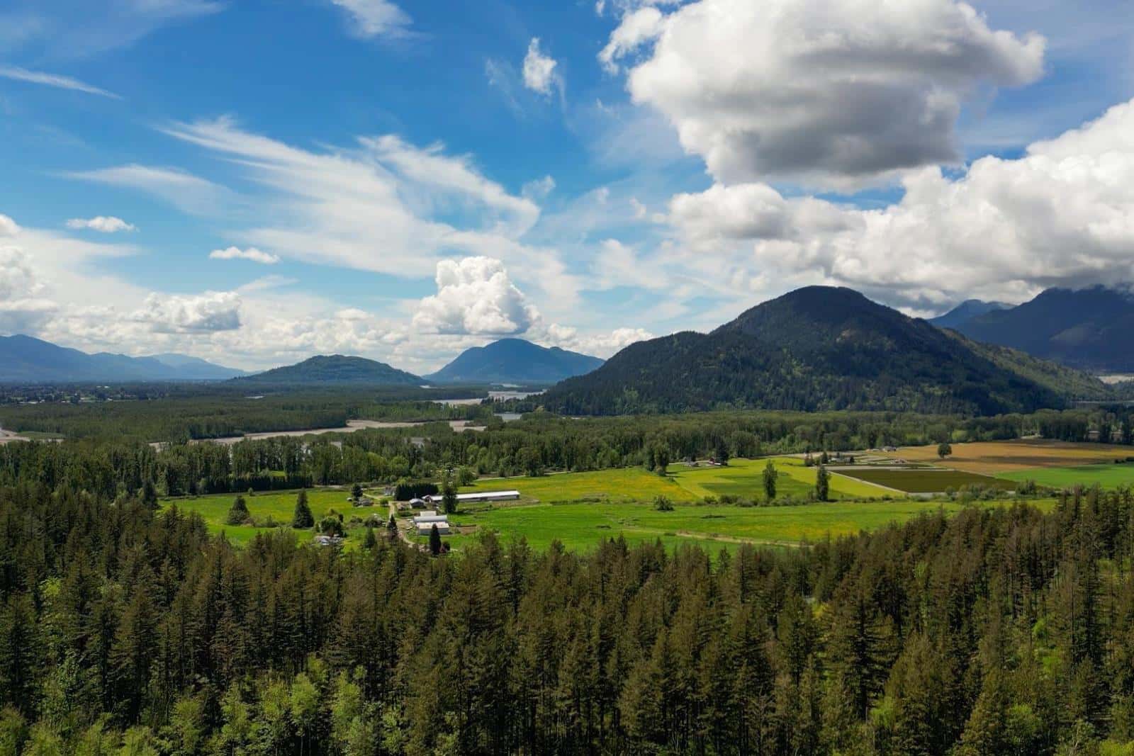 1724 LOUGHEED HIGHWAY, Mt Woodside — Agassiz, British Columbia - Photo 2 of 19