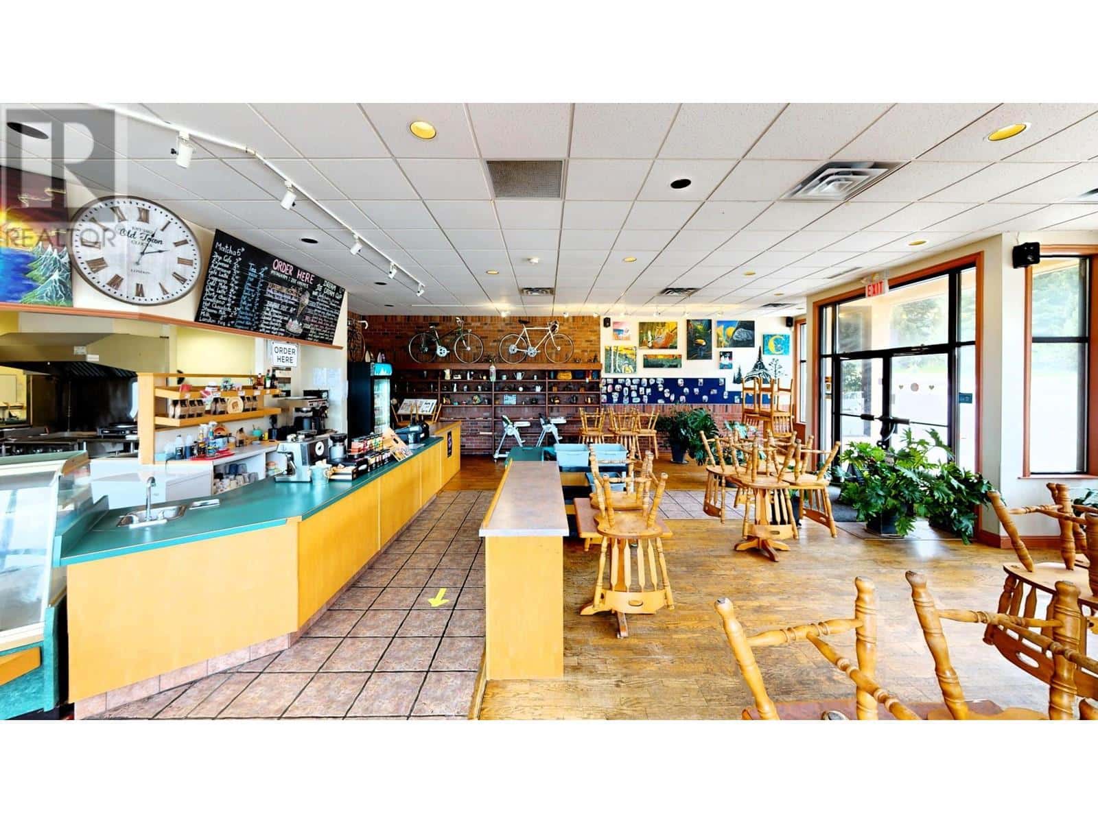 760 Schofield Highway — Warfield, British Columbia - Photo 3 of 36