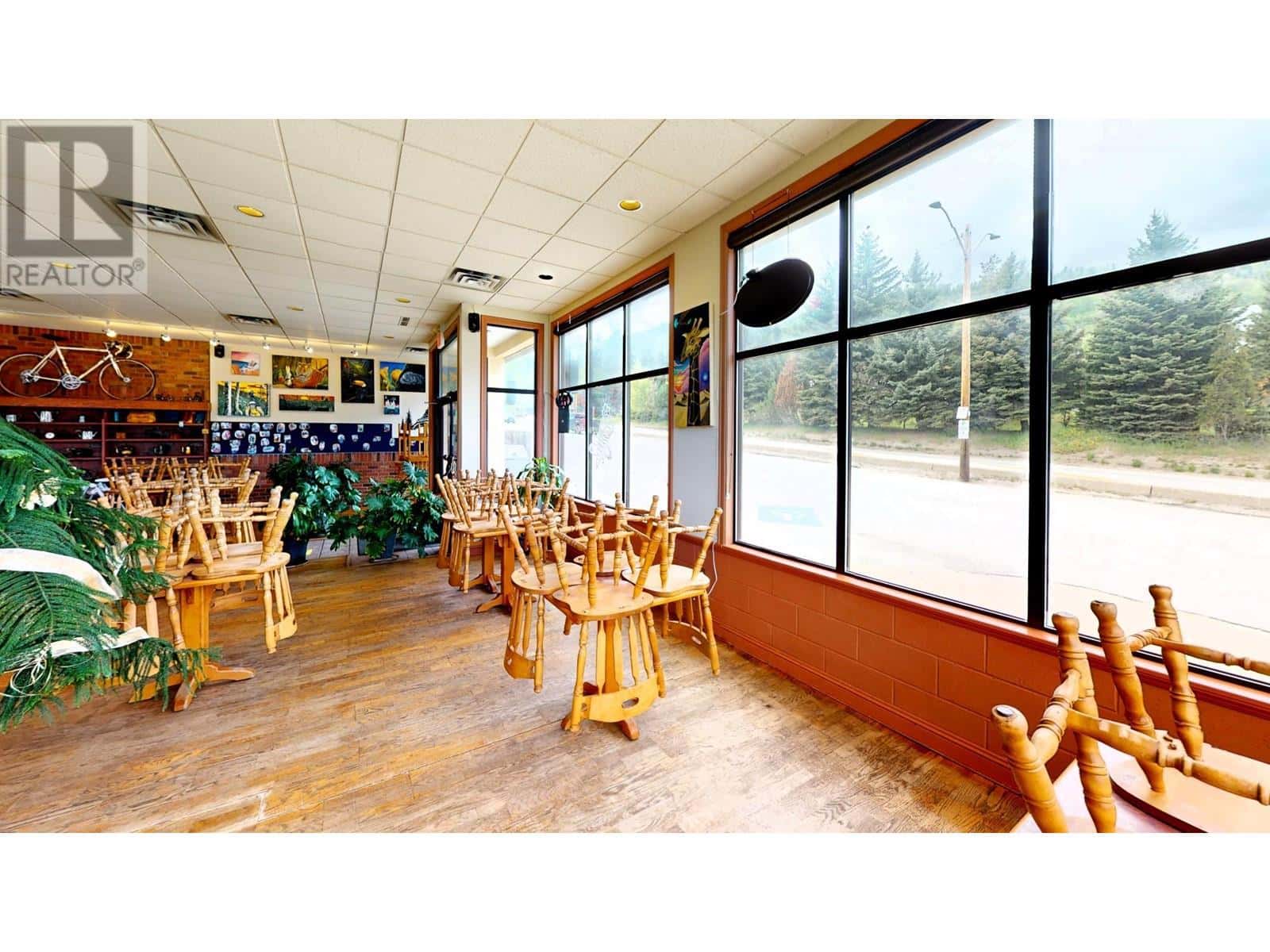 760 Schofield Highway — Warfield, British Columbia - Photo 5 of 36