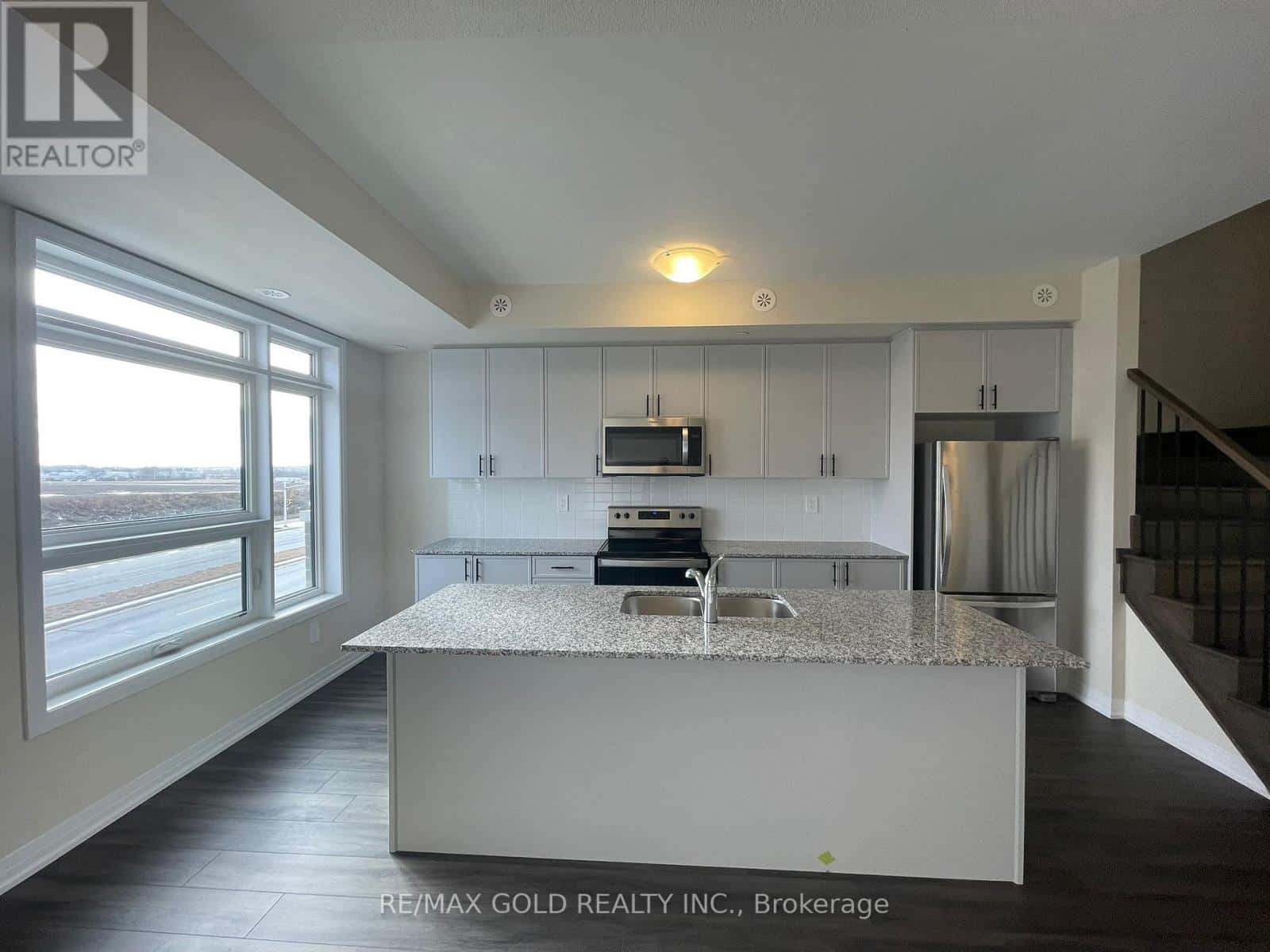 414 - 1581 ROSE WAY — Milton (CB Cobban), Ontario - Photo 4 of 23