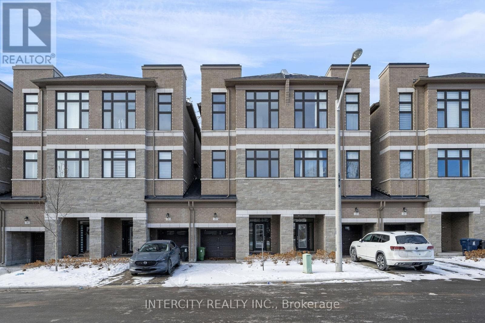 20 TARMOLA PARK COURT — Toronto (Humber Summit), Ontario - Main photo