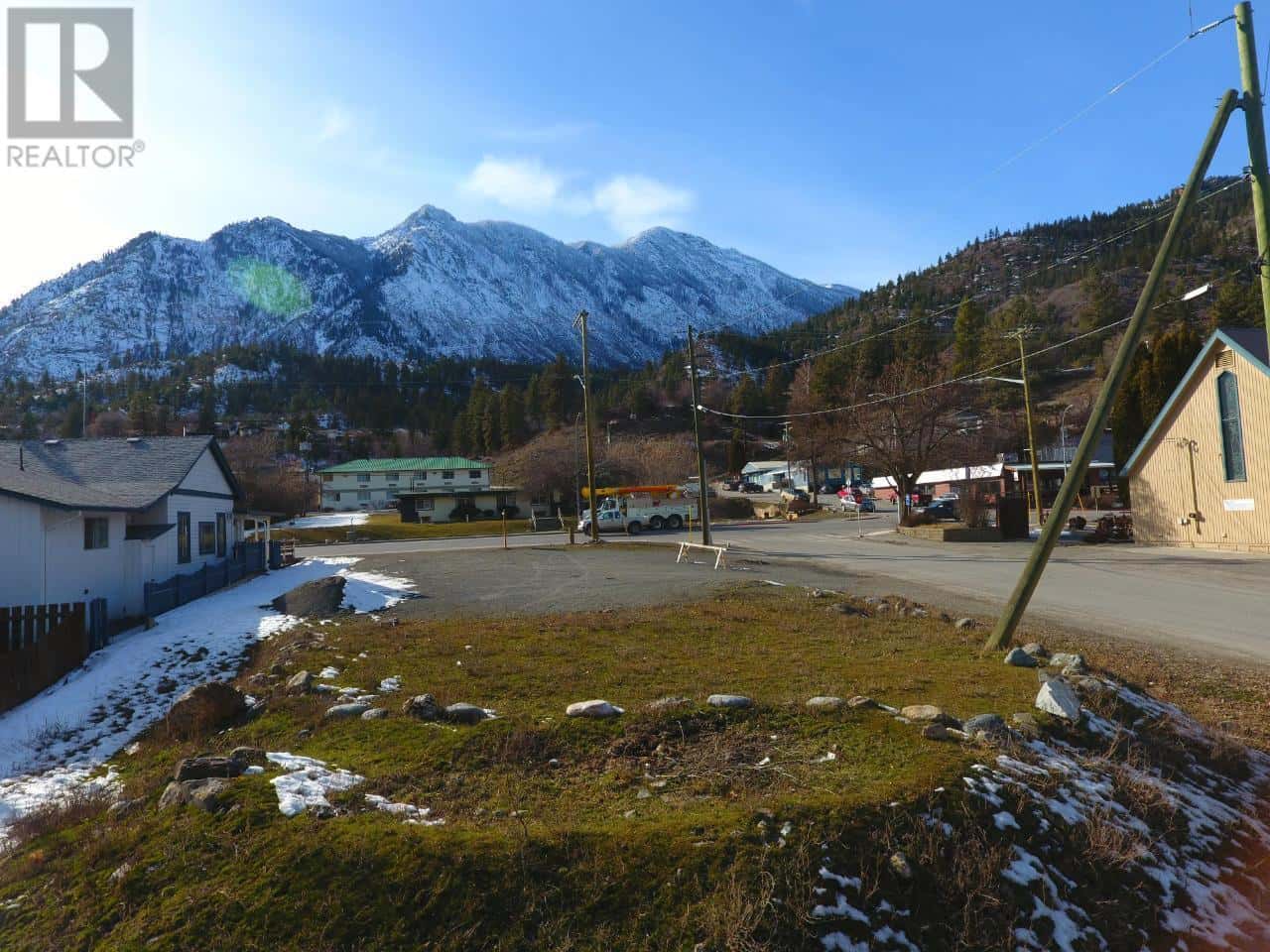 818 MAIN Street — Lillooet, British Columbia - Photo 4 of 20