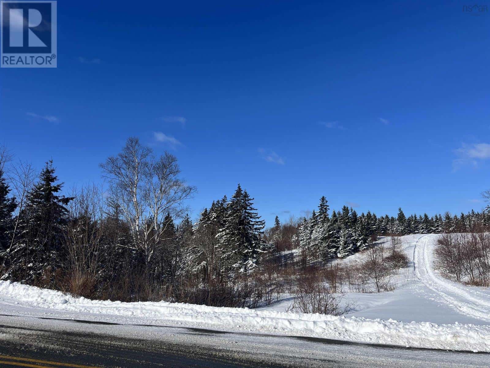 7 Hilltop Drive — Port Hastings, Nova Scotia - Photo 2 of 6