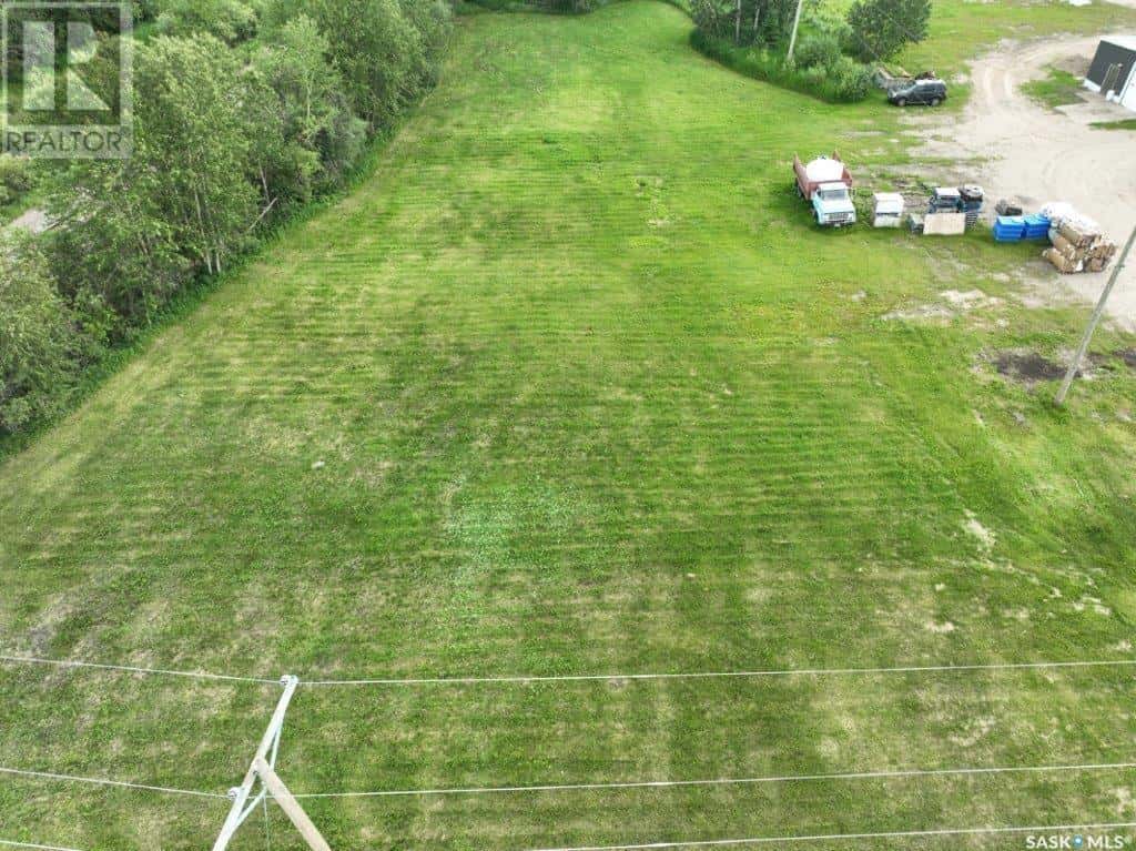 F Railway AVENUE — Hudson Bay, Saskatchewan - Photo 4 of 10